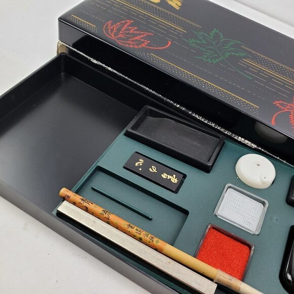 Japanese Calligraphy Set Vintage K-47 Case Box, Brush, Stamps, Paper Weight Etc. - Picture 4 of 13